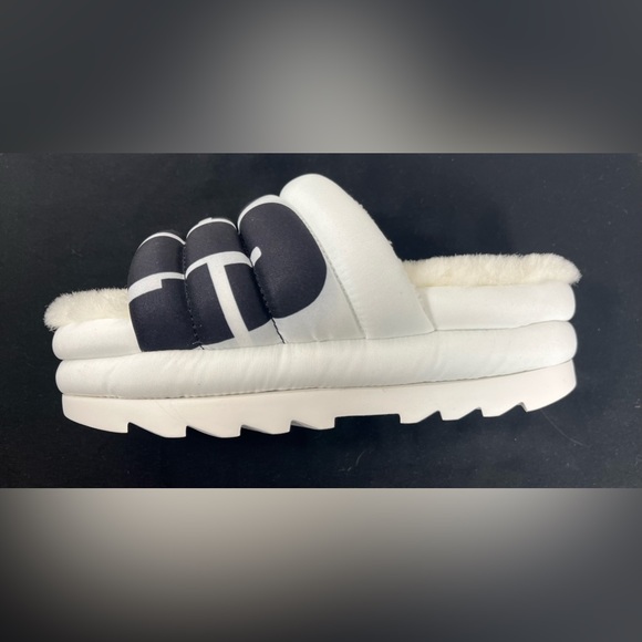 UGG Maxi Slide Logo Shoes / Slides / Platforms - White & Black - Women’s Size 7 - Picture 6 of 14